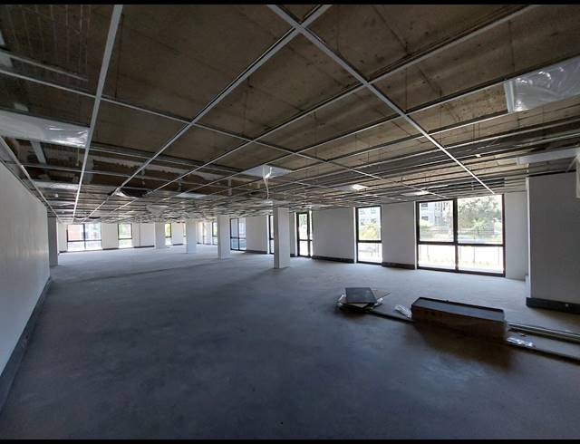 672M² OFFICE TO LET IN VORNA VALLEY